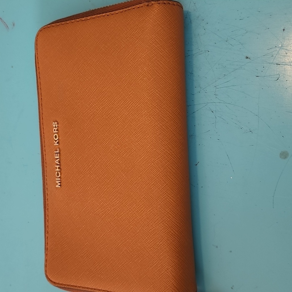 USED Michael Kors Large Zipper Wallet Tan